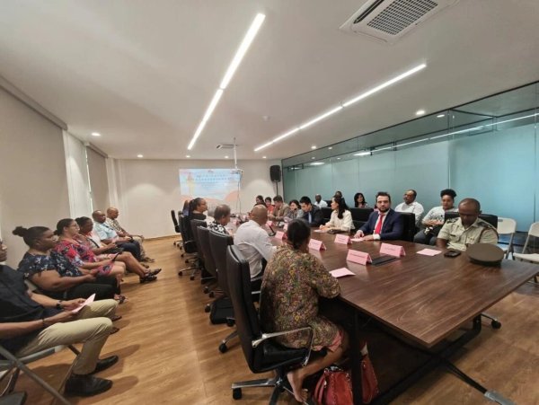 广升网 纪念中国人民抗日战争暨世界反法西斯战争胜利80周年专题研讨会在塞舌尔举行